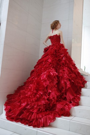 真紅のドレス