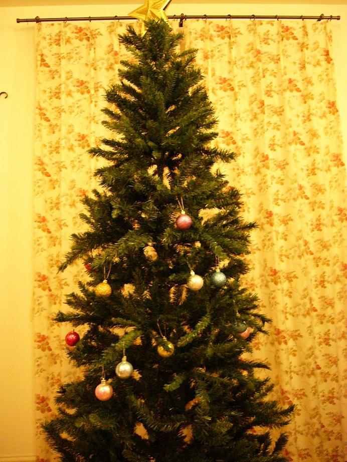 クリスマス特集 我が家にもツリーを飾ってみた。