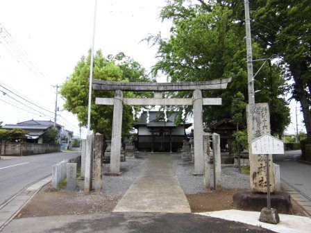 苅間辻に建っていた昔の道標が八坂神社の境内にあった！