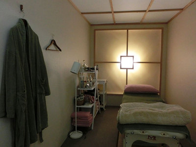 梅園にある【skin & body care 月の石】さんに行ってまいりました♪ 梅園にある【skin & body care 月の石】さんに行ってまいりました♪