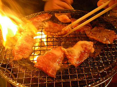 埼玉の宝?「力」で焼肉会議!