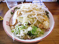 ラーメン 大高山 (ホープラーメン (並盛) 中太麺)