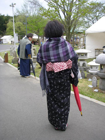着物で笠間陶炎祭