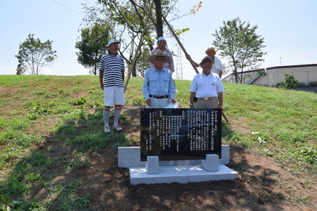 「研究学園千本桜」千本植樹達成の記念碑が立てられた！
