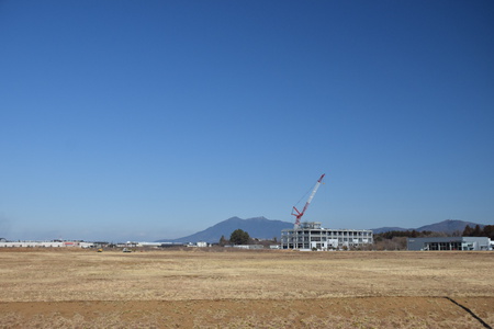 日本郵政ビルにちょこんとした４階出現、筑波山の眺めに影響が！