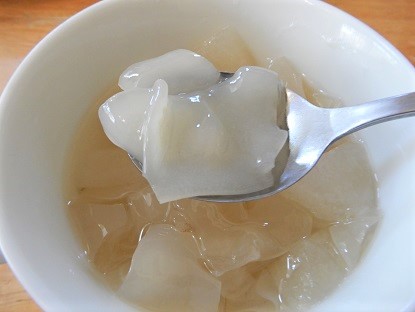 (93) 県内産で作れる 白きくらげと梨の薬膳デザート 冰糖雪梨銀耳湯