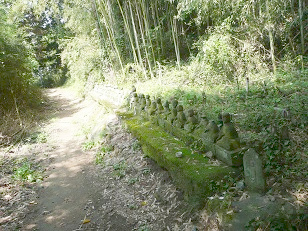 宝篋山麓 中世のたたずまいを歩く