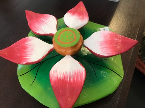 木彫りロータス箸置き２