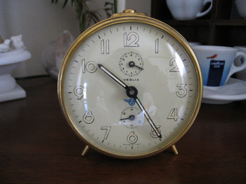 イタリア製の古い目覚まし時計