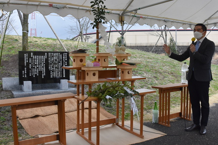 研究学園千本桜記念碑の除幕式、五十嵐市長も参加した！