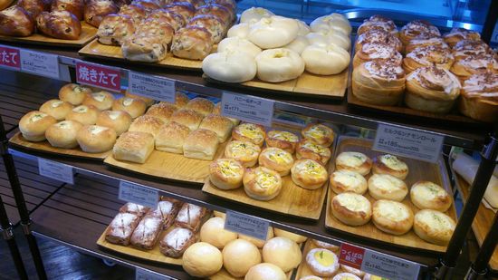 つくば キュートの新店 デリフランスは、惣菜系パンが豊富でいい感じ！