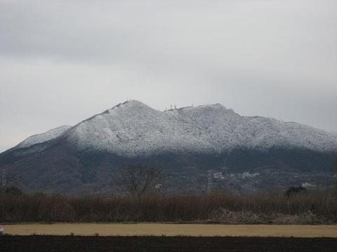筑波山が真っ白