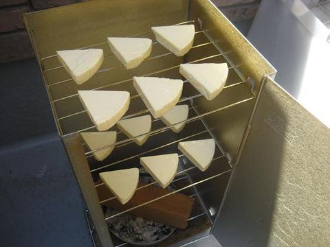 週末香房　燻製チーズ