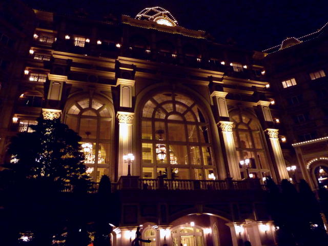 夜のディズニーランドホテル