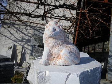 ブルガリアで浅賀が制作した彫刻