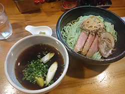 はりけんラーメン南店 (京鴨つけそば (よもぎ麺))