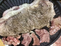 牛肉対豚肉　　和牛対ブランド豚