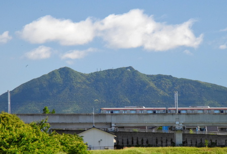 五月晴れの研究学園。青々とした筑波山が見えた！